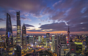 上海都市夜景璀璨天际线