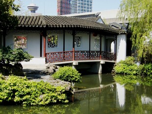 中式古典园林水畔建筑