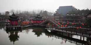 雾中水乡古景