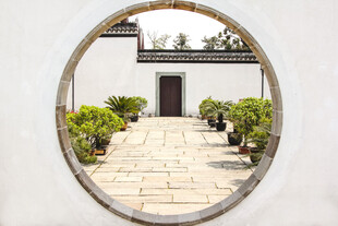 中式庭院圆门景观