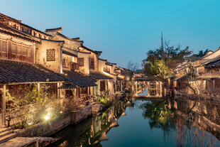 江南水乡夜景古朴静谧