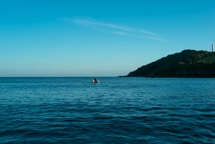 海边风光一人