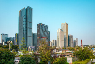 都市高楼林立的城市景观