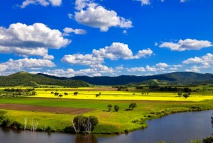 田园风光蓝天白云下的美景