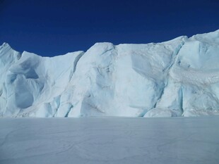 巍峨冰川壮丽雪景