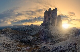 雪山夕阳风景