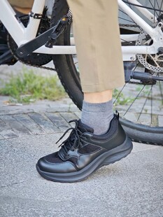 运动鞋