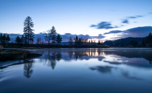 湖畔黄昏美景