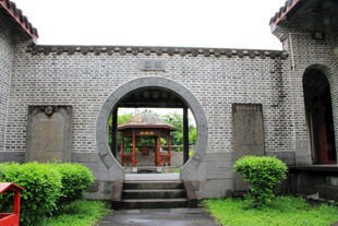 中式庭院拱门景观