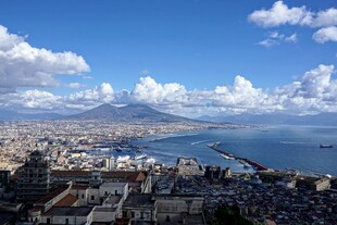 城市海滨全景风光