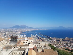 那不勒斯城市海景俯瞰图