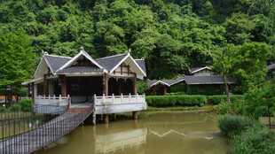 湖畔中式小屋清幽景致
