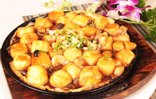 美味豆腐煲鲜香诱人