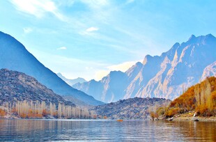 壮丽山水湖景风光图
