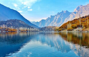 湖光山色中的绝美自然景观
