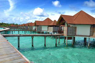 水上度假屋碧海蓝天美景