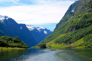 壮丽峡湾山水风光