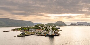 海岛风光静谧的海上岛屿