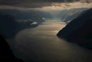 壮丽峡湾景观