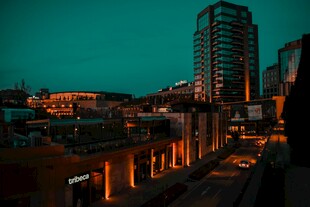 城市夜景中的