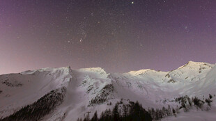 雪山星空夜景壮丽风光