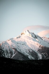 雪山壮丽景色