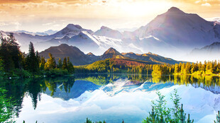 湖光山色中的壮丽自然景观