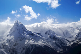 壮丽雪山