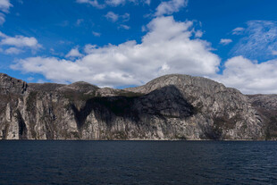 壮丽山海景
