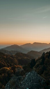 山间黄昏美景