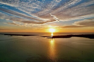 海上壮丽日出