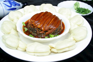 美味红烧肉配馍