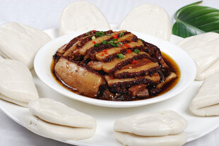 梅菜扣肉配馍美味佳肴