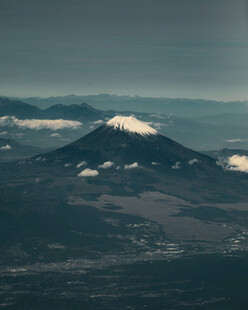 俯瞰富士山壮丽景观