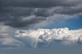 壮观积雨云