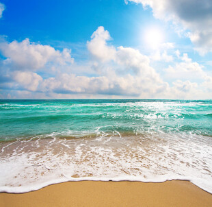 阳光沙滩海浪美丽海景