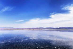 天空之境湖面美景