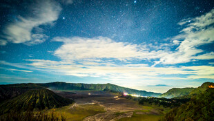 壮丽山野星空美景