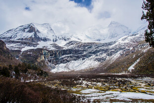 雪山壮丽风光