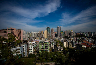 城市天际线高楼林立风景