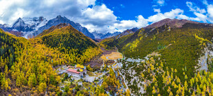 秋日山间美景