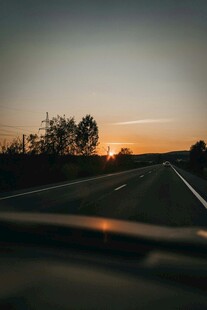 公路上的日落