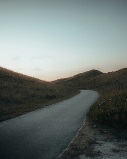 山间蜿蜒小路