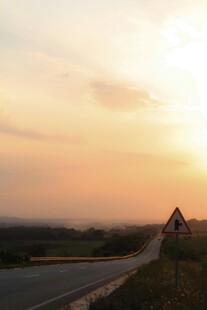 夕阳下的公路