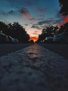黄昏下的道路