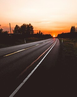 夕阳下的公路美景