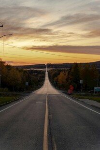 夕阳下的公路美景