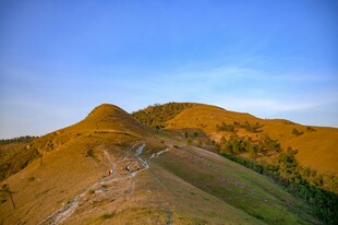 壮丽山丘景观