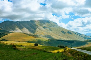 山间公路美景