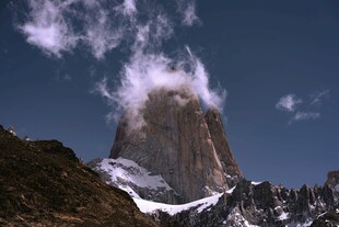 巍峨雪山壮丽